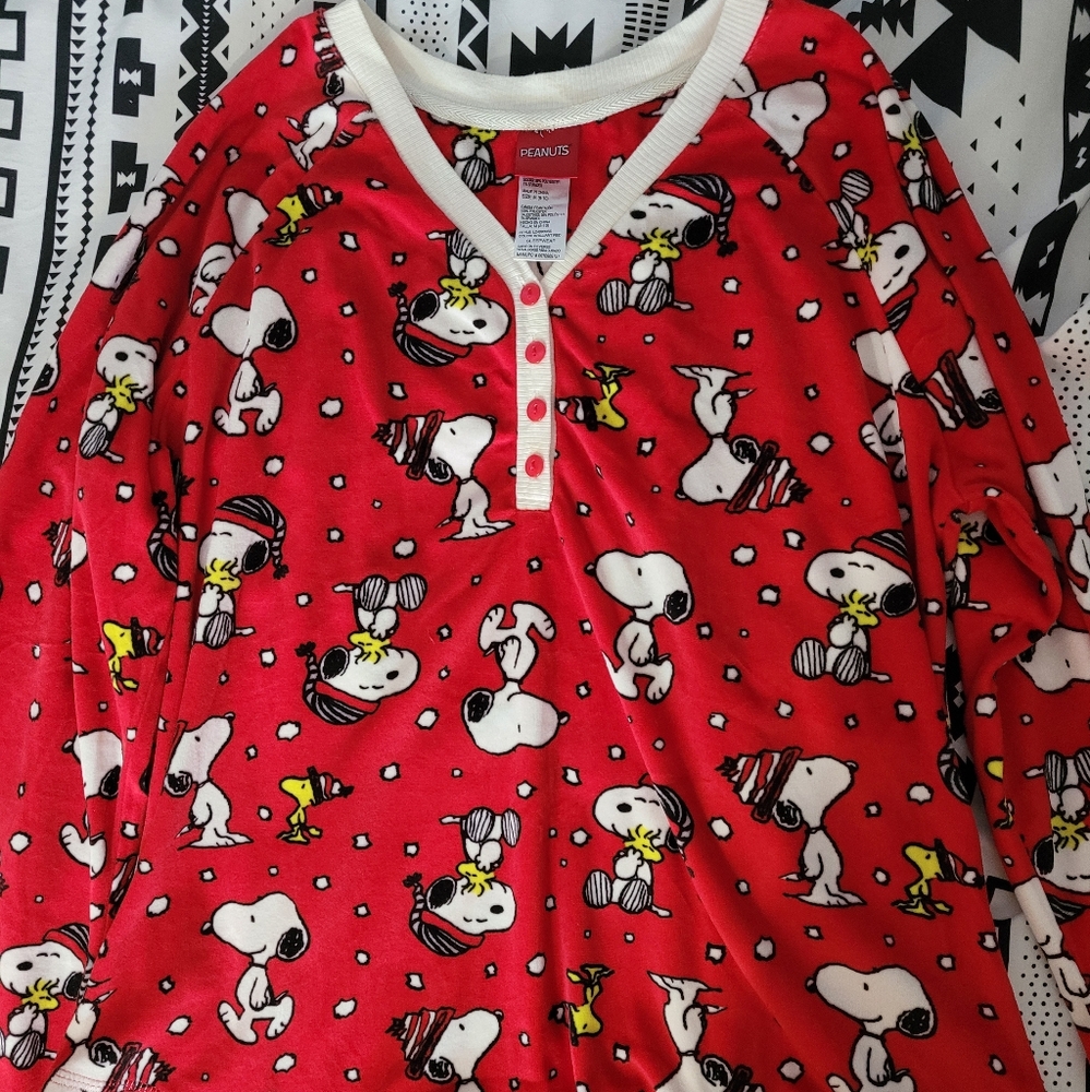 Peanuts red and white snoopy Christmas pajama set